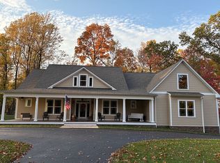 520 Mission Ridge Dr, Harpers Ferry, WV 25425