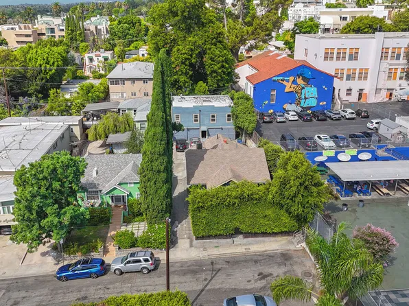 945 Hilldale Ave, West Hollywood, CA 90069