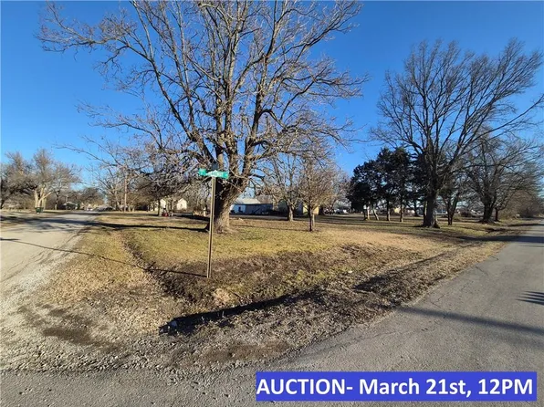 423 S Chestnut St, Howard, KS 67349