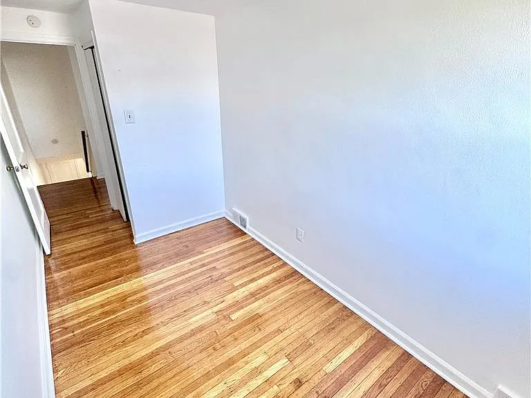 749 Benton St — Photo 17