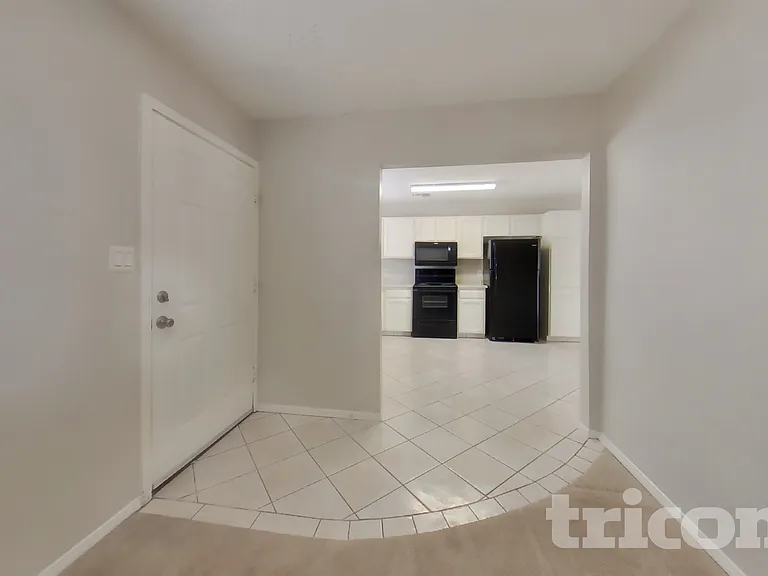 20812 N 11th Ave — Photo 5