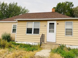 102 1st Ave SE, Bowman, ND 58623