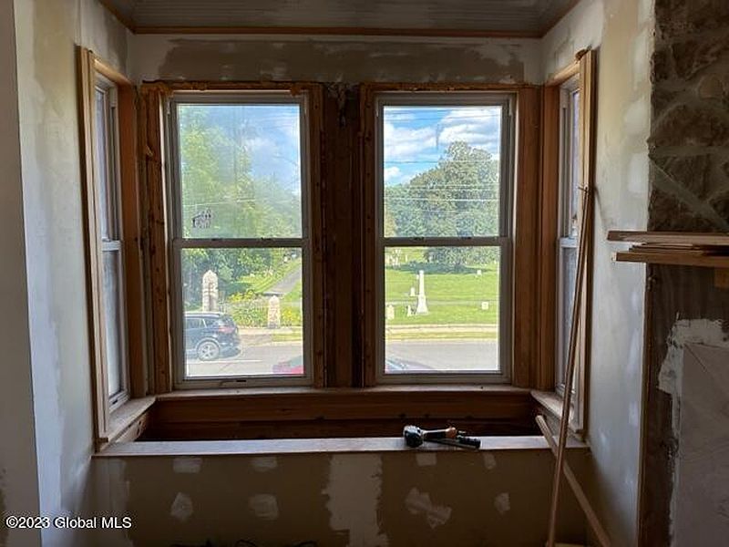 5th image of 1 Pawling Avenue