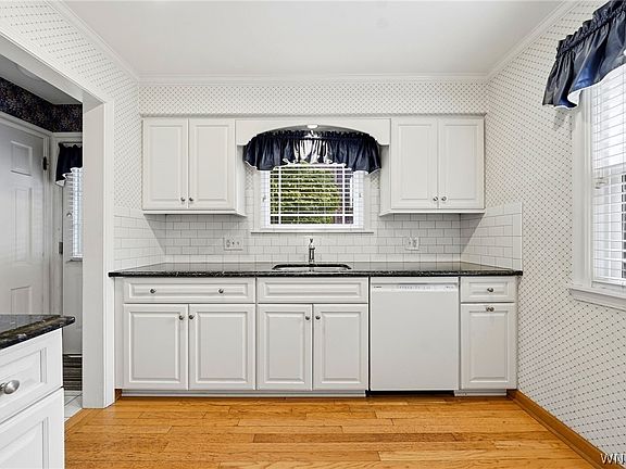 4th image of 64 Grosvenor Rd