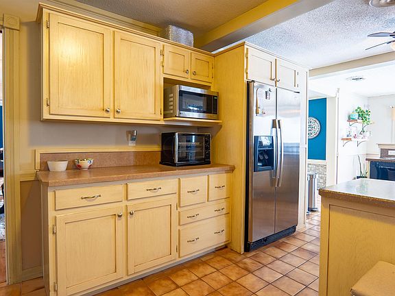 5th image of 341 W Ash St Street