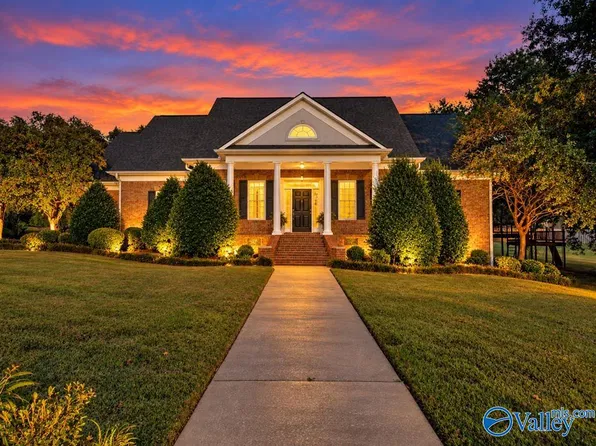 978 Hampton Ridge Cir NW, Arab, AL 35016