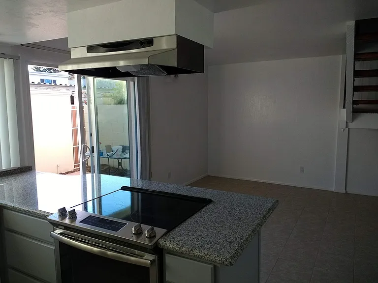2046 W Hazelwood Pkwy — Photo 4