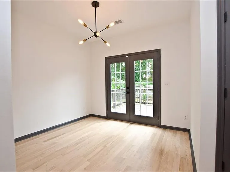 931 Fern Ave SE — Photo 8