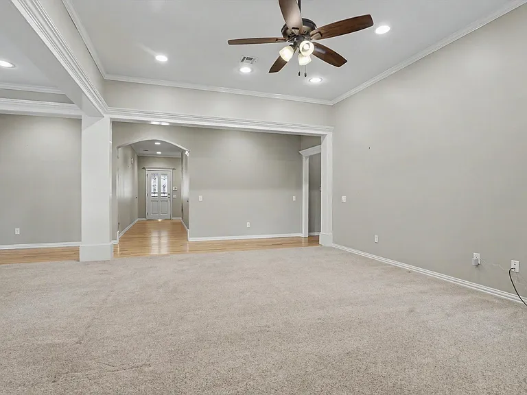 412 N Forest Ridge Blvd — Photo 6