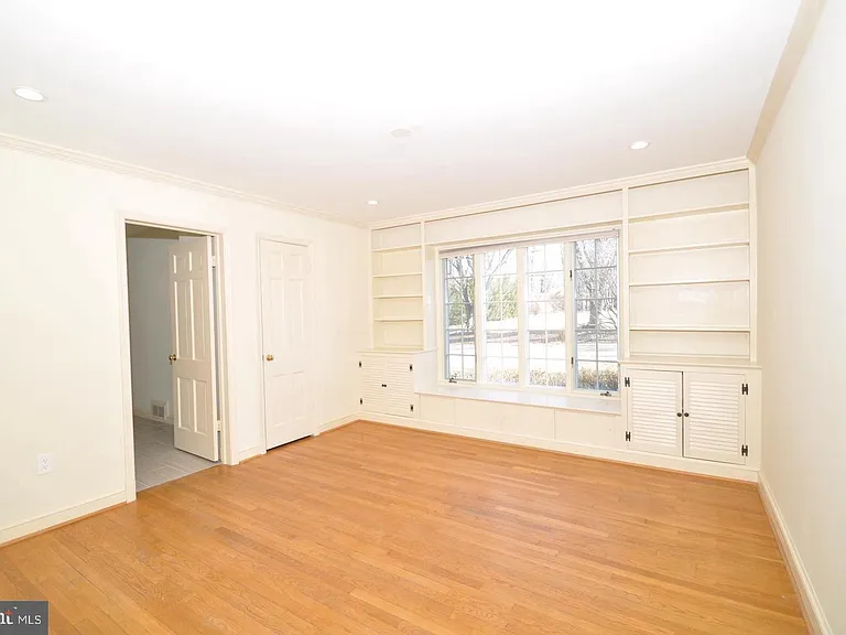 11132 Luxmanor Rd — Photo 12