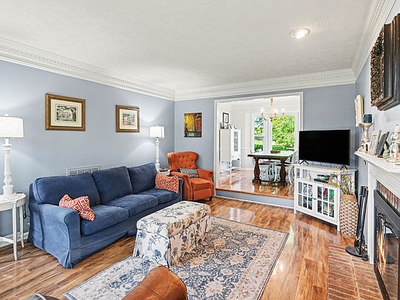 5th image of 224 Brookhaven Dr