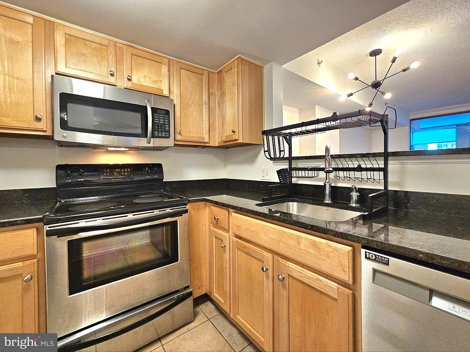 1 bed, 1.0 bath, 623 sqft, $2,350 — Photo 3