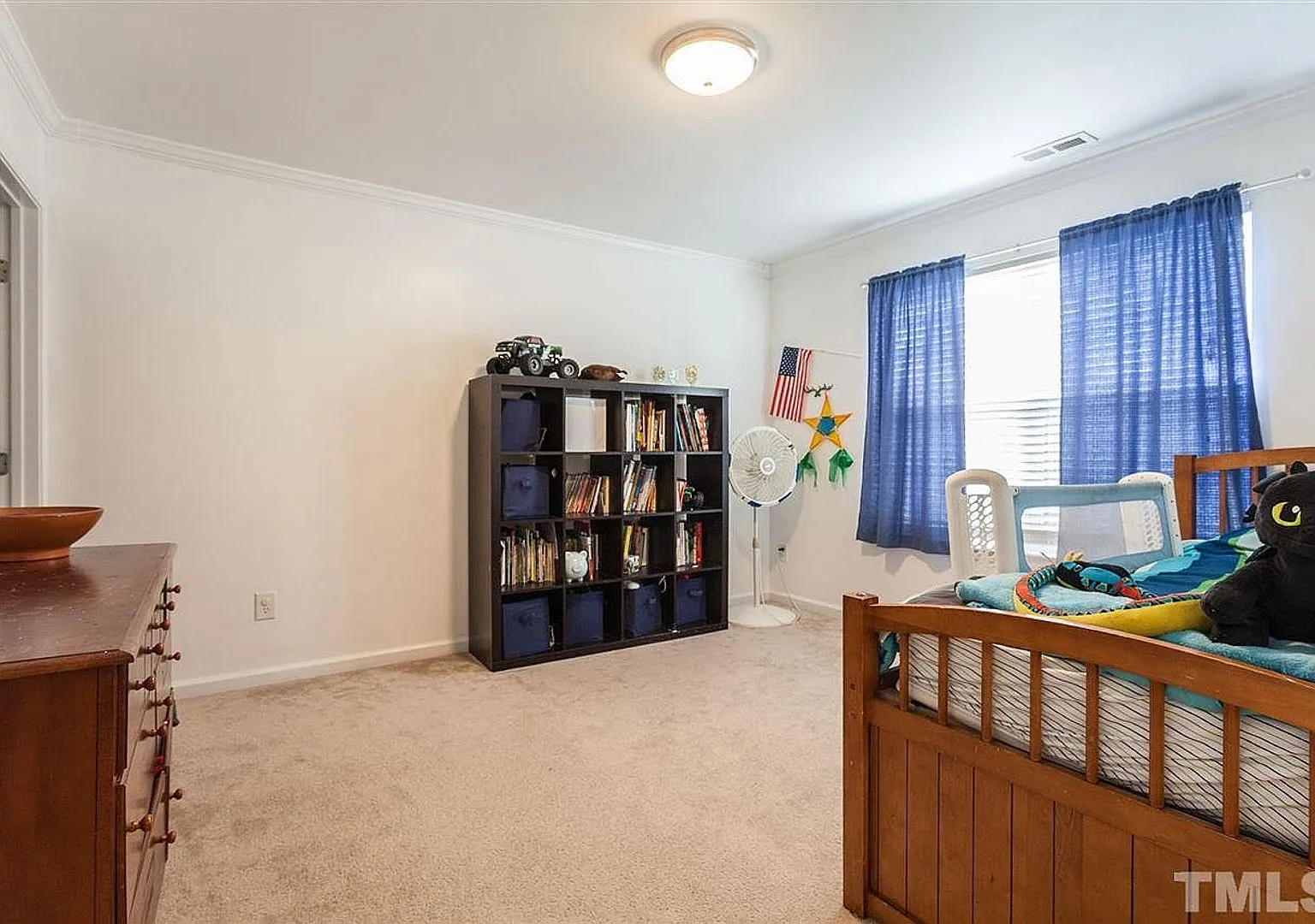 Room in 4 Bedroom Home at Autumn Leaf Ln — Photo 2