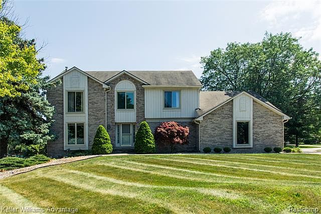 1st image of 38719 Wakefield Ct