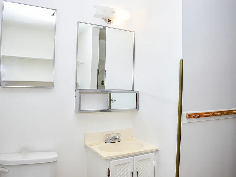 2824 Howard Ave — Photo 5