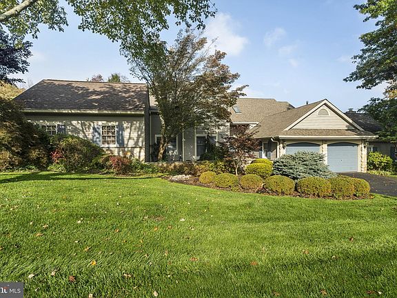 2nd image of 1762 Oak Hill Dr
