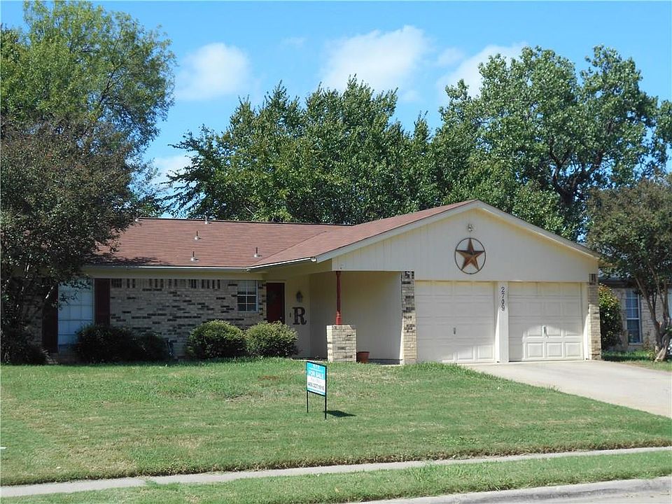 1st image of 2709 Lake Gardens Dr