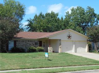 2709 Lake Gardens Dr, Irving, TX 75060