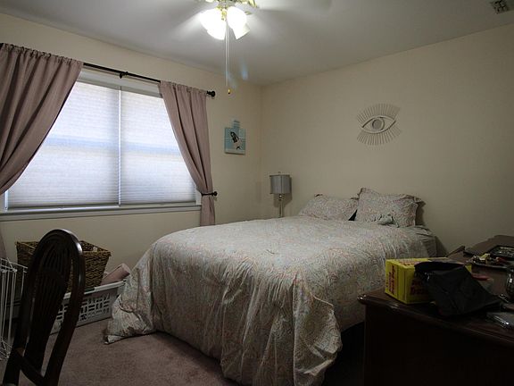 3rd image of 1317 Cayuga Ave Floor 2