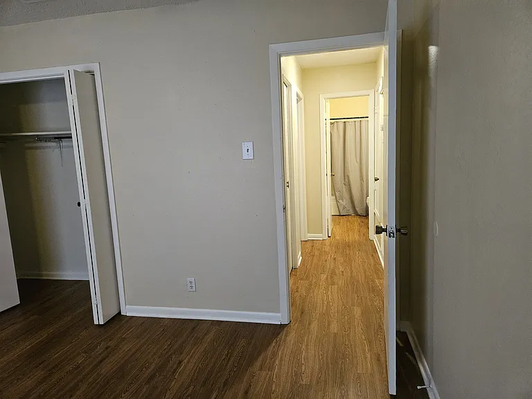 806 Spring St — Photo 10