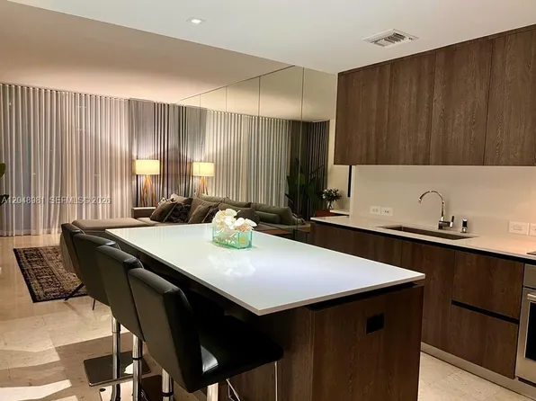 88 SW 7th St APT 808, Miami, FL 33130