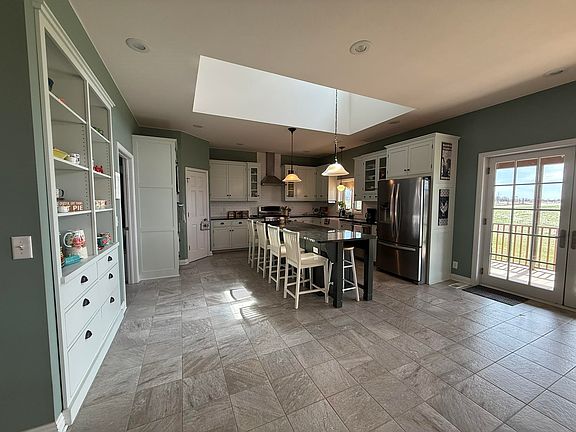 2nd image of 966 38th Rd
