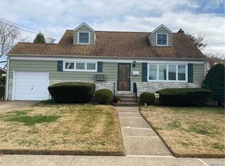 50 Dorothy Dr, East Meadow, NY 11554