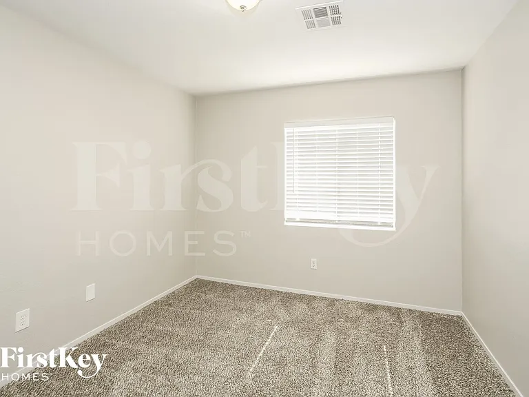 528 Brown Breeches Ave — Photo 10
