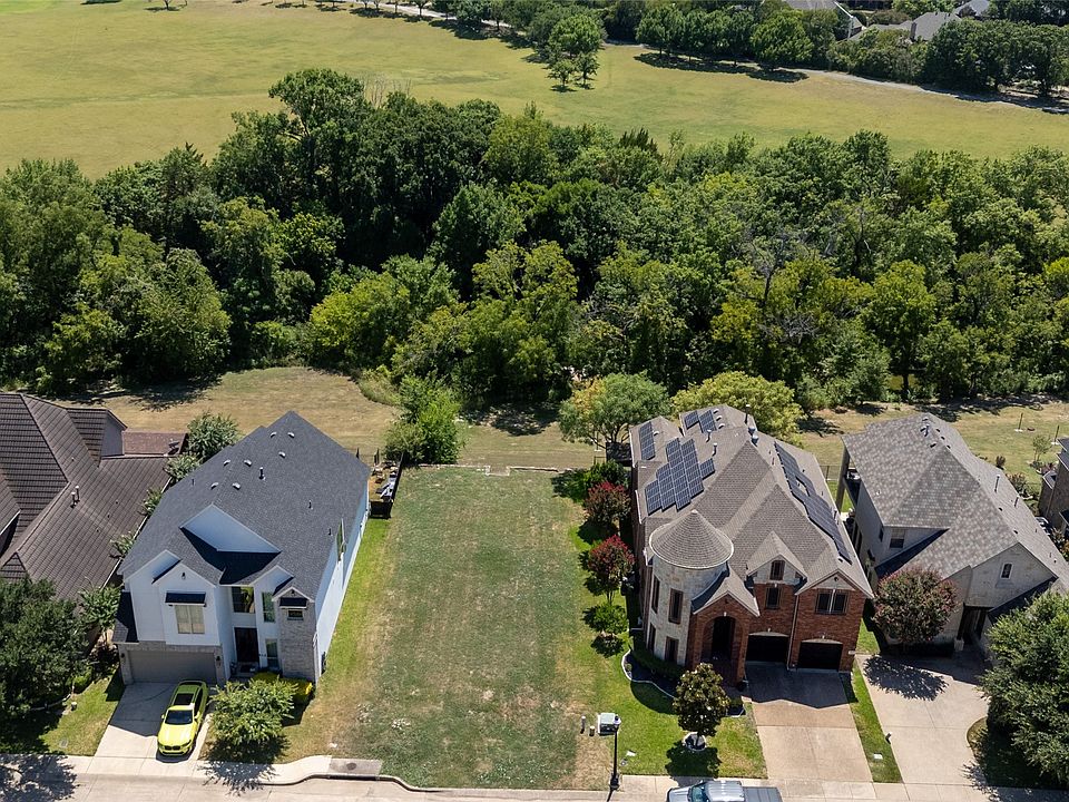 2nd image of 916 Saint George Pl