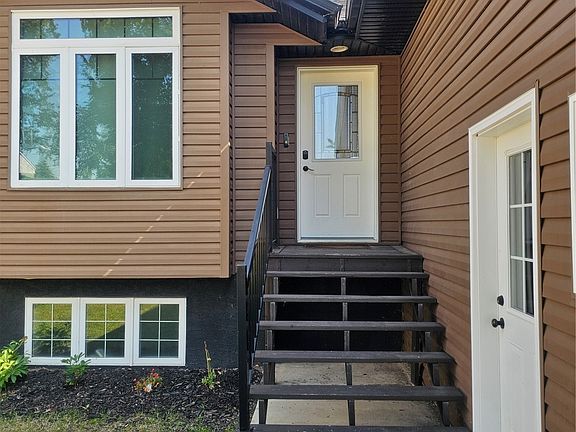 2nd image of 537 5th Avenue E #E