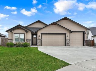 102 Thunder Mountain Ct, Homedale, ID 83628