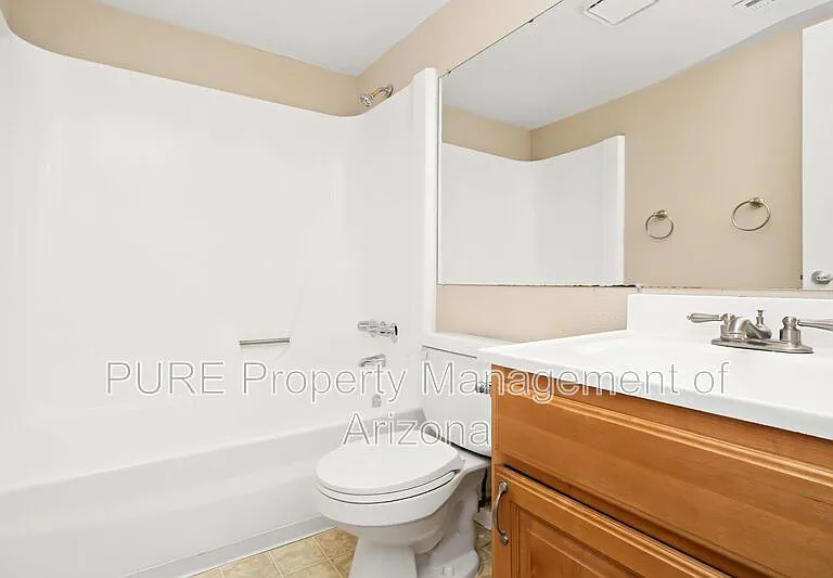 1224 E Evergreen St #102 — Photo 24
