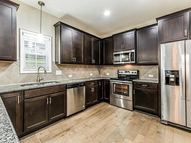 252 Lanier Pl — Photo 6