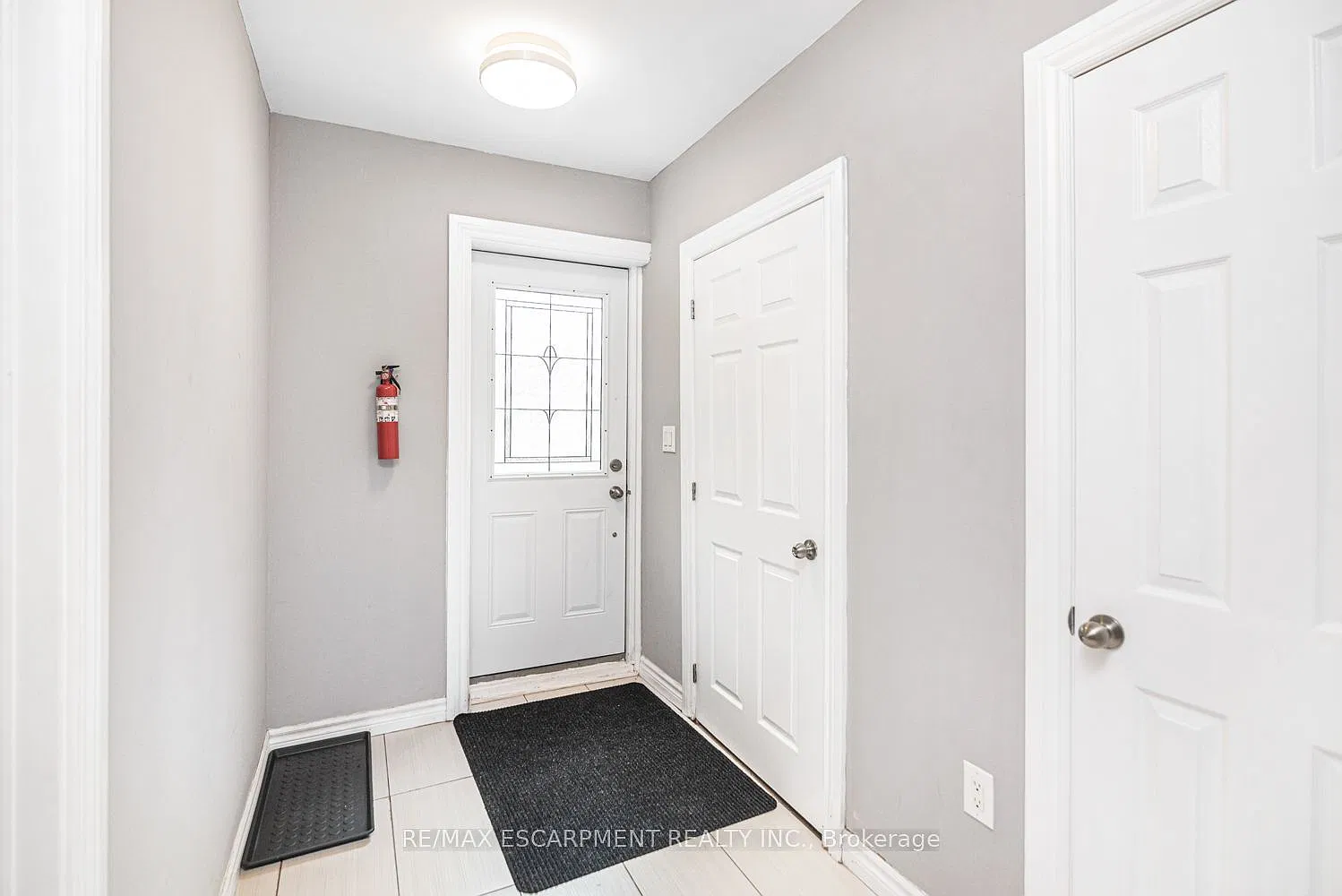 5 bed, $2,250 — Photo 3