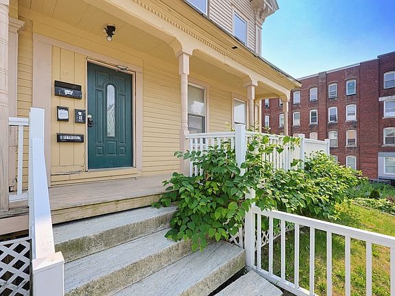 3rd image of 230 Pleasant St