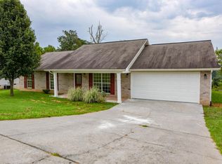 3038 Clover Hill Ridge Rd, Maryville, TN 37801