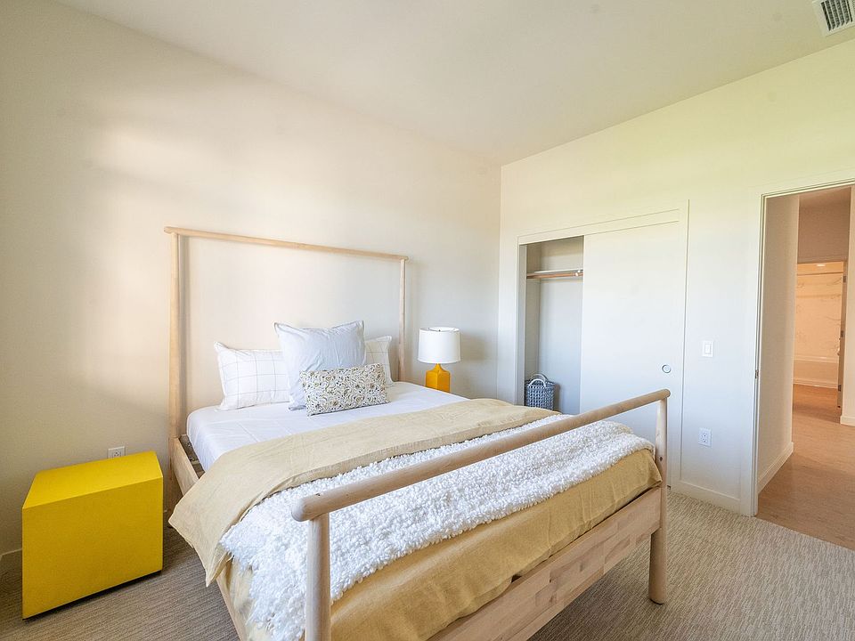 1st image of 240 W Macarthur Blvd #602