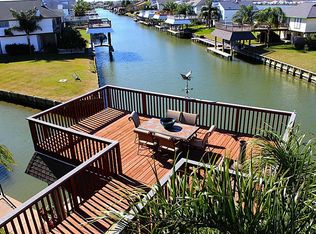4 N Omega Dr, La Marque, TX 77568
