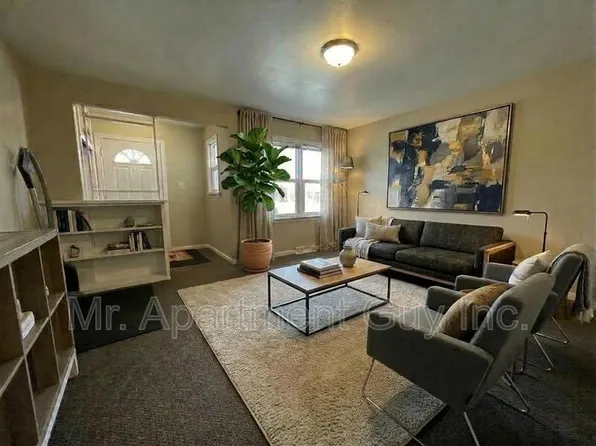 168 Moore Ave S, Waterloo, ON N2J 1X6