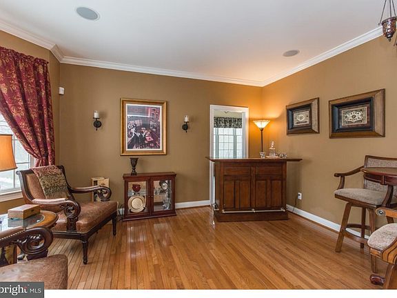 4th image of 7 Oxford Shire Ct