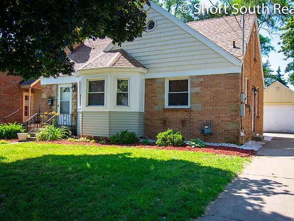 2nd image of 304 Eola St SE