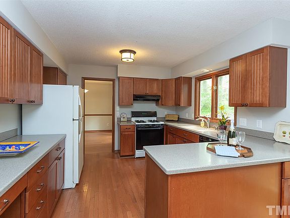 4th image of 903 Cedar Fork Trl