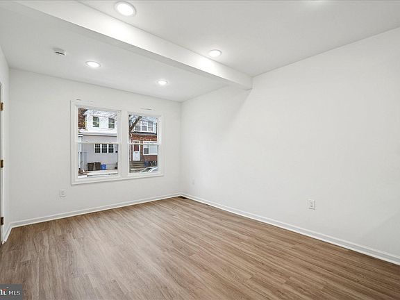4th image of 2553 S Dewey St #1