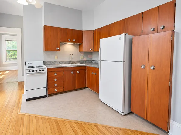 110 E Johnson St APT 1, Madison, WI 53703