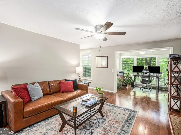 802 Gettysburg Pl, Sandy Springs, GA 30350