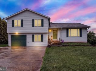 1585 Church Rd, York, PA 17408