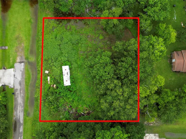 6702 Lewis Rd, Hitchcock, TX 77563