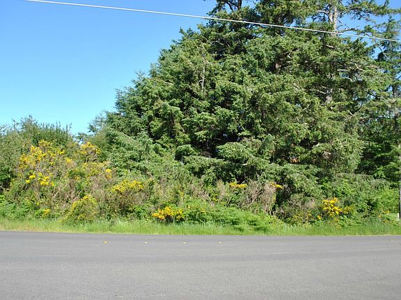 2nd image of 1021 Catala Ave SE