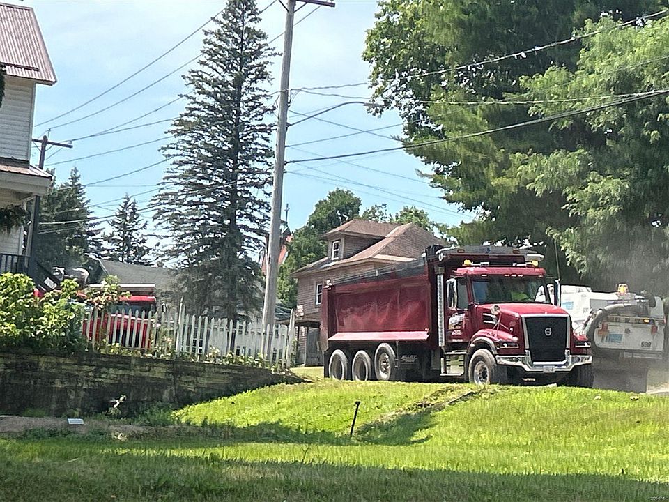 2nd image of 409 West St