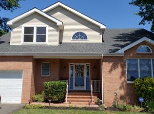 5 Drake Close, Hillsborough, NJ 08844